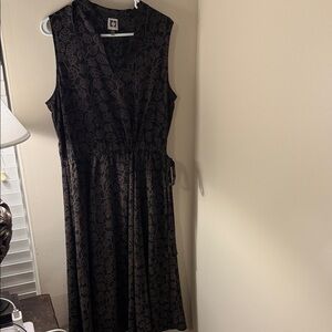 Anne Klein Elegant Black and Brown Patterned Dress